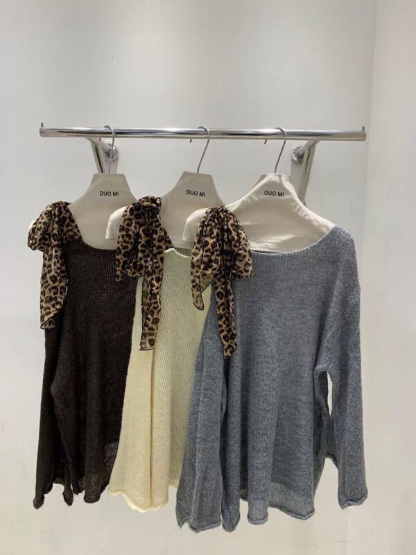 U領豹紋綁帶針織上衣