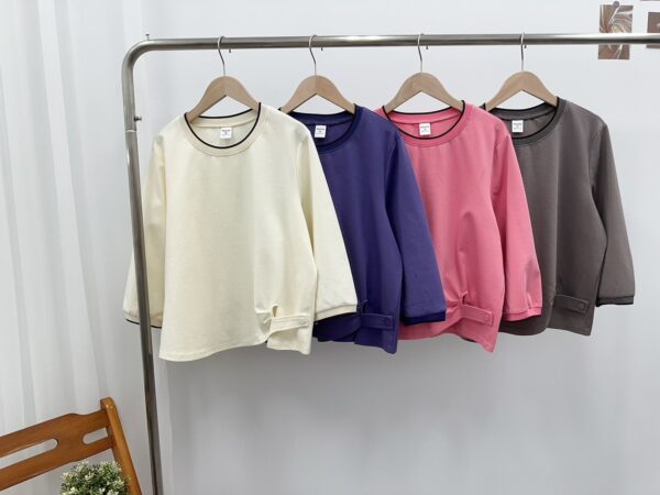 小設計感側下釦織帶邊上衣