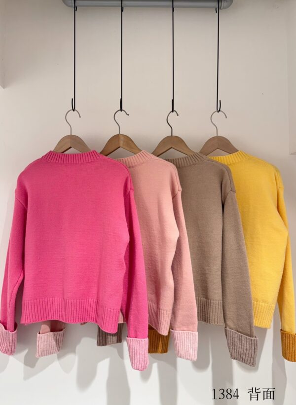 氣質鈕扣設計翻袖配色上衣1 氣質鈕扣設計翻袖配色上衣