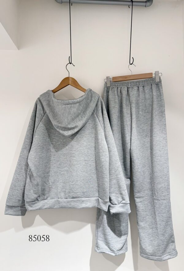 減齡英字刺繡連帽套裝