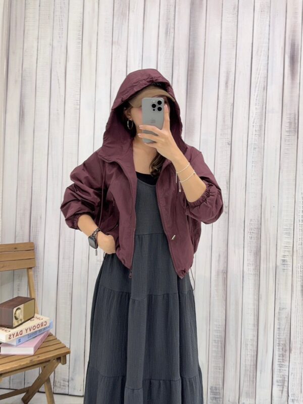 連帽款風衣抽繩外