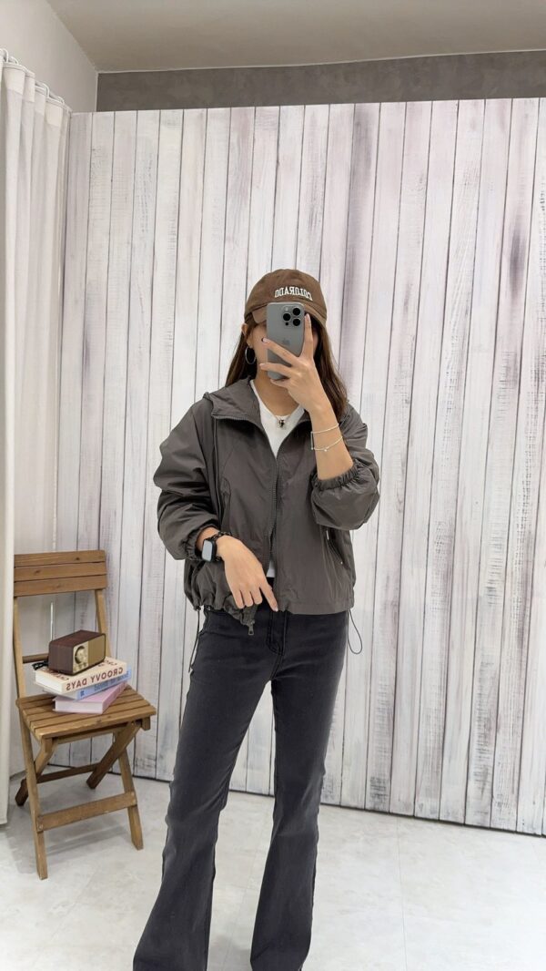 連帽款風衣抽繩外